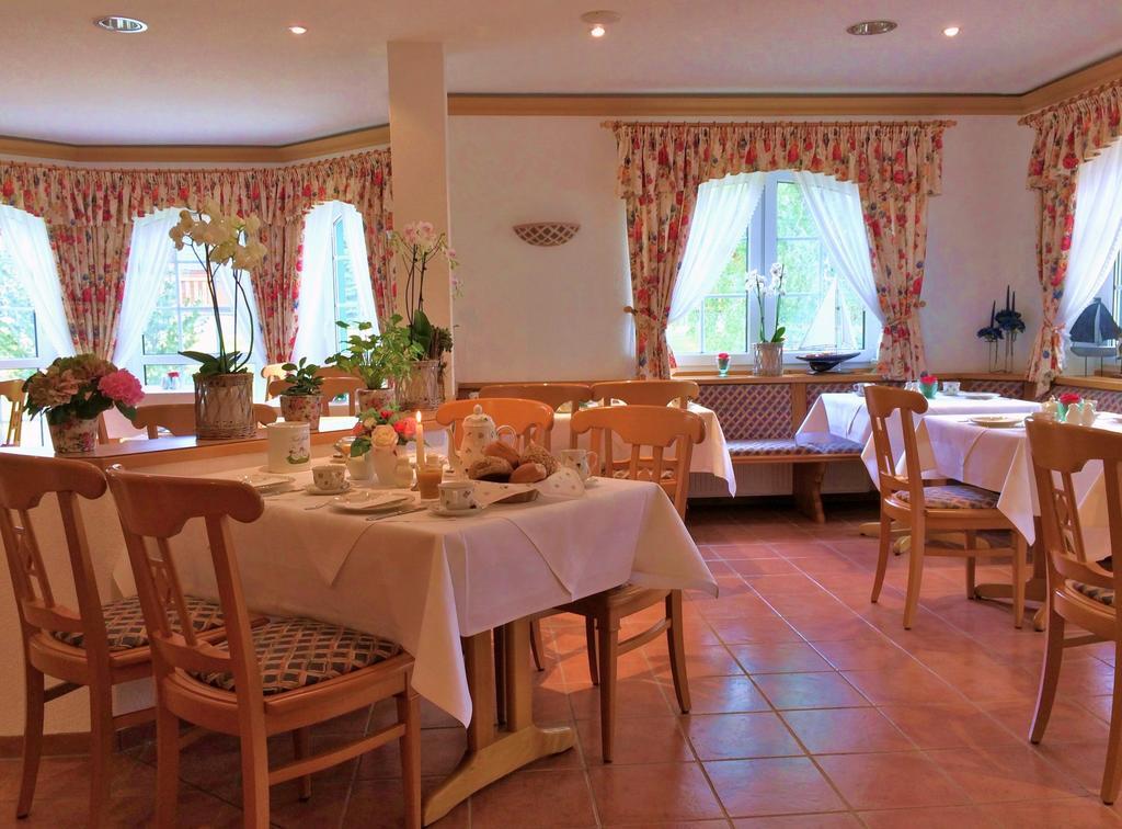 Landhaus Mueritzgarten Hotel Garni Röbel Dış mekan fotoğraf