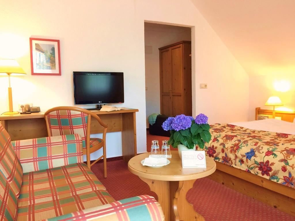 Landhaus Mueritzgarten Hotel Garni Röbel Dış mekan fotoğraf