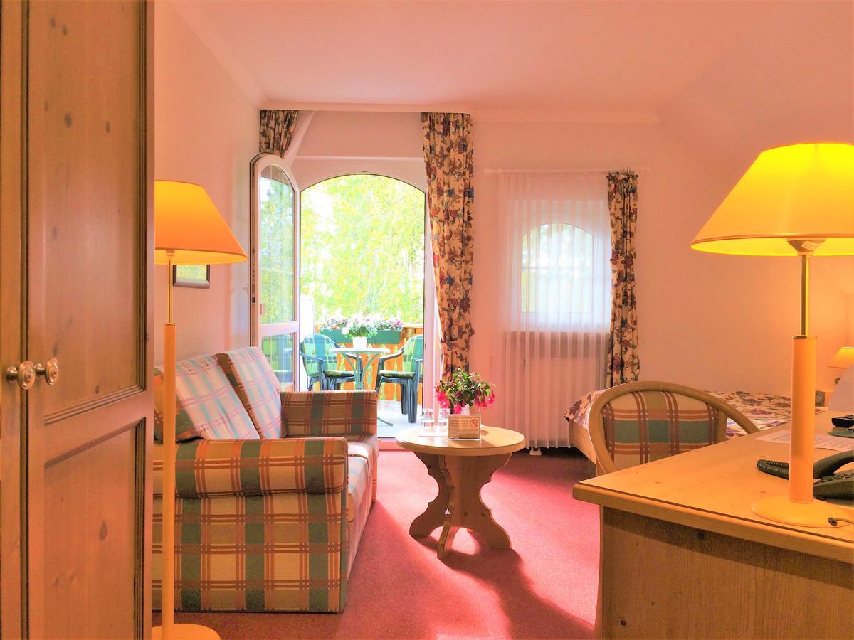 Landhaus Mueritzgarten Hotel Garni Röbel Dış mekan fotoğraf