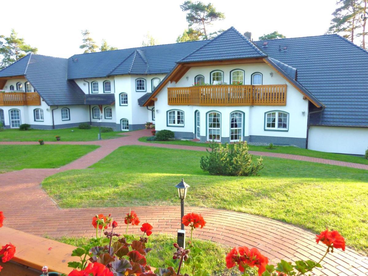 Landhaus Mueritzgarten Hotel Garni Röbel Dış mekan fotoğraf